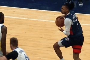 名记：雄鹿错过了交易字母最好的窗口 但文班崛起重塑了他的市场